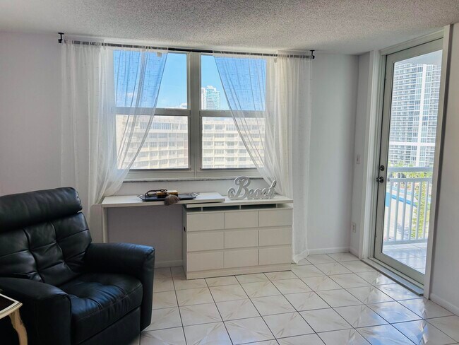 Foto del edificio - 1849 S Ocean Dr