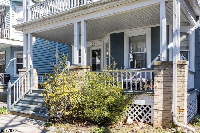 Foto del edificio - 205 Hillside Ave