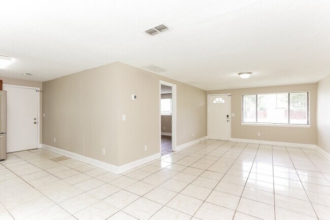 Foto del edificio - 11075 Bluehill Dr