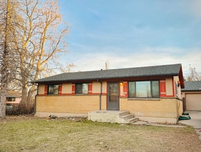 Building Photo - 7520 W Oregon Dr