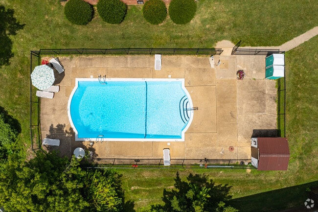 Pool - Manchester Arms Apartments