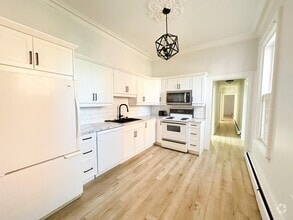 Building Photo - 53 Carmarthen St