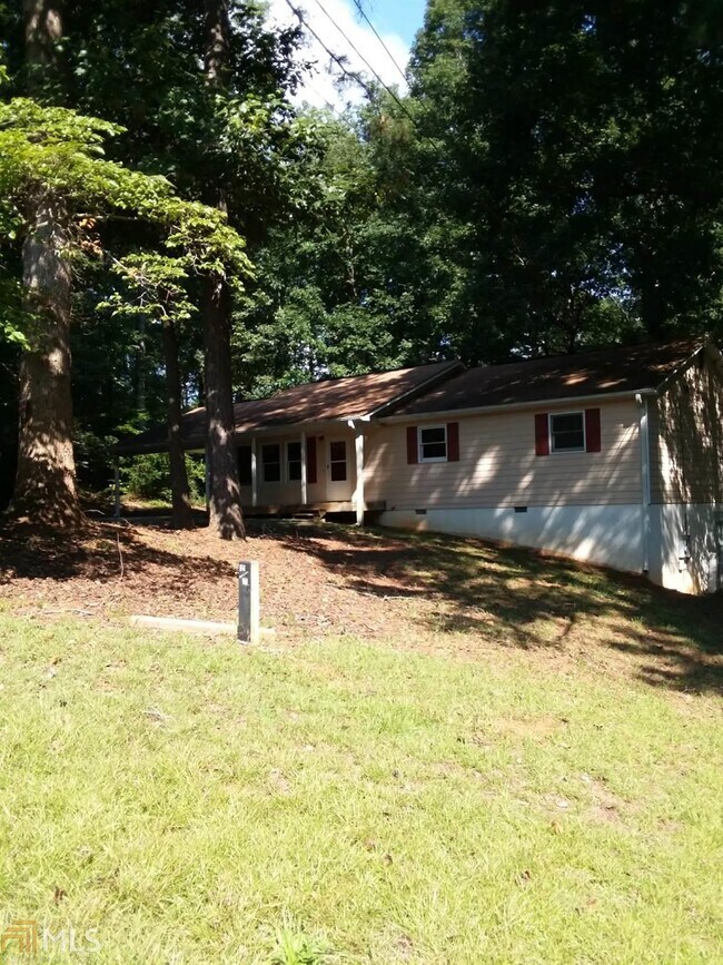 Foto del edificio - 83 Selfridge Rd