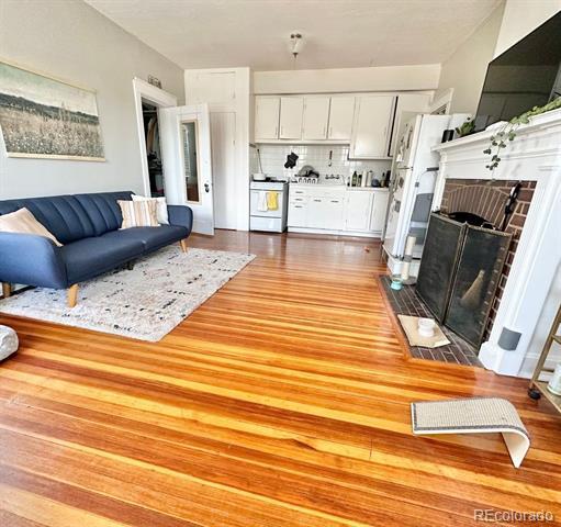 Building Photo - 1400 Monroe St