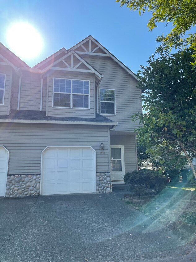 7364 NE Shaleen St, Hillsboro, OR 97124 Townhome Rentals in Hillsboro