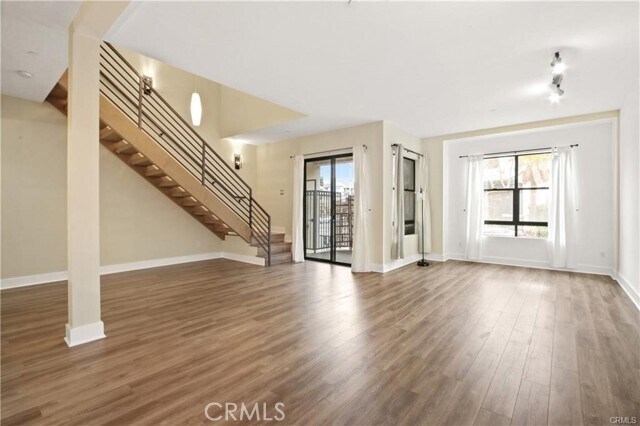 Foto del edificio - 395 E 4th St