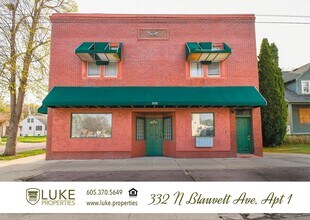 Building Photo - 332 N Blauvelt Ave