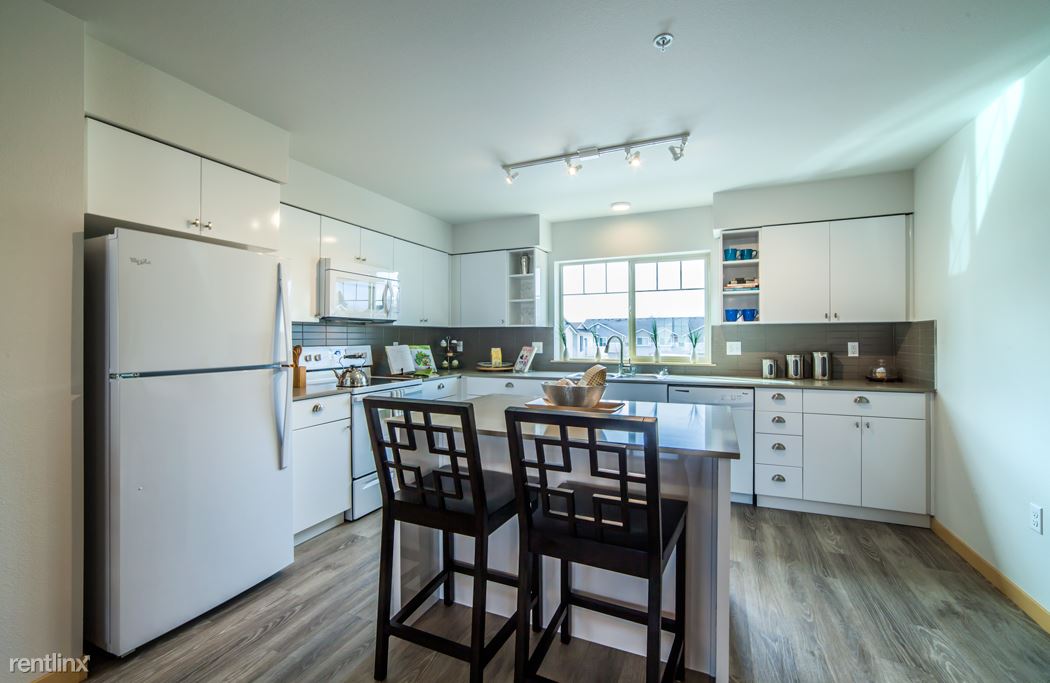 Foto principal - 16128 64th St E