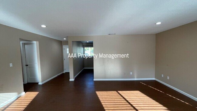 Building Photo - Concord Beautiful 3 bedroom 2 bath home Im...