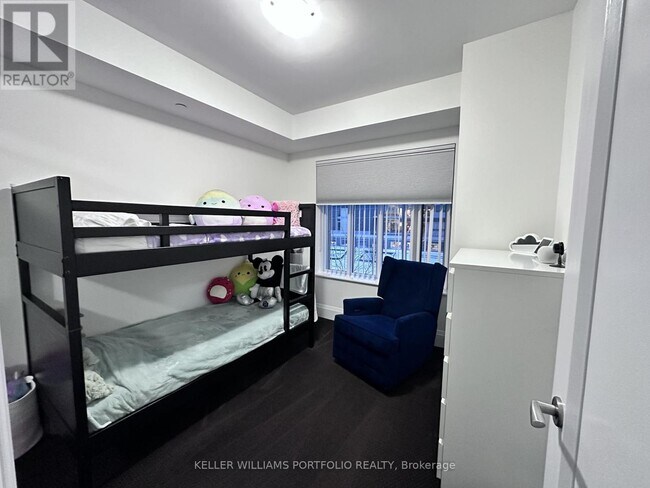 Photo du bâtiment - 1888 Bayview Ave