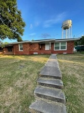 Building Photo - 610 Garrett St