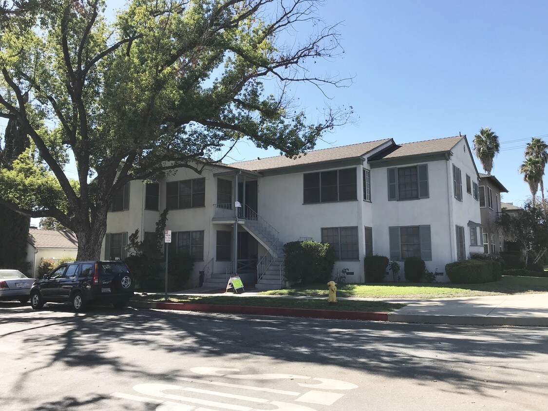 972 1/2 W Glenoaks Blvd, Glendale, CA 91202 Apartments in Glendale