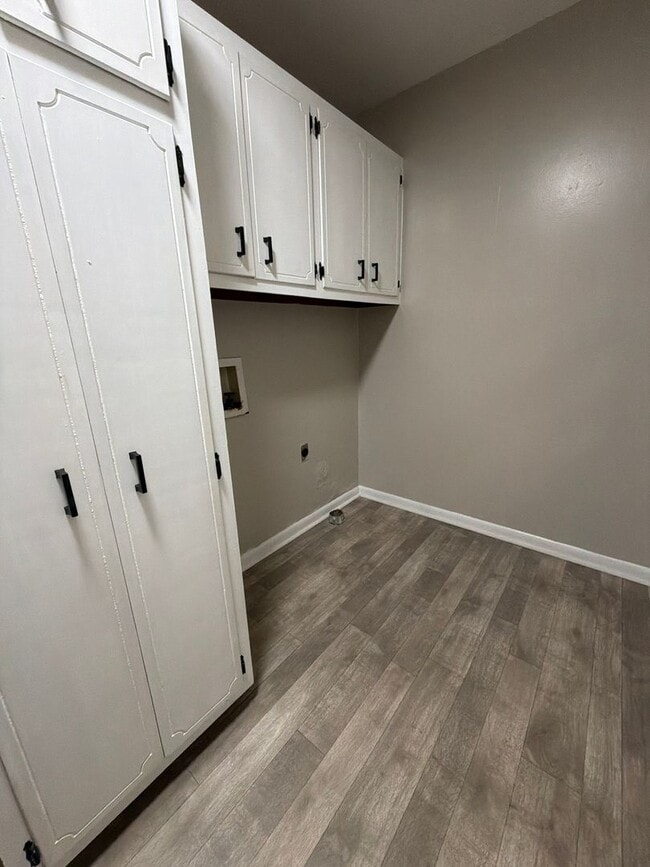 Building Photo - Newly Updated! Available Now! A Perfect Family home-  in HUMBOLDT TN!
