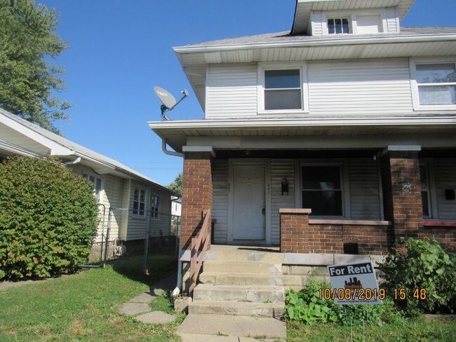 Foto del edificio - SECTION 8 ACCEPTED - 847 N Dearborn St