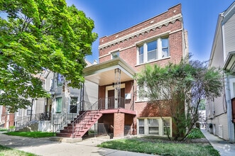 Building Photo - 3231 N Ridgeway Ave