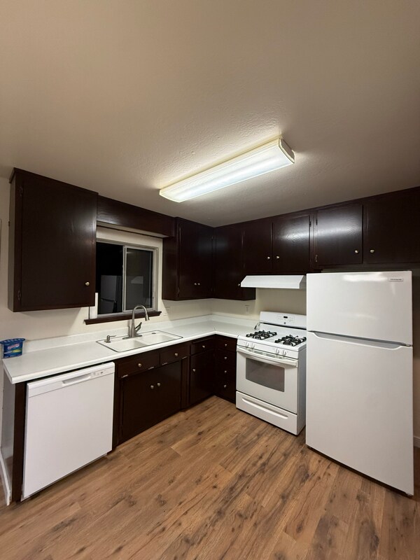 Building Photo - 319 Jullien Dr