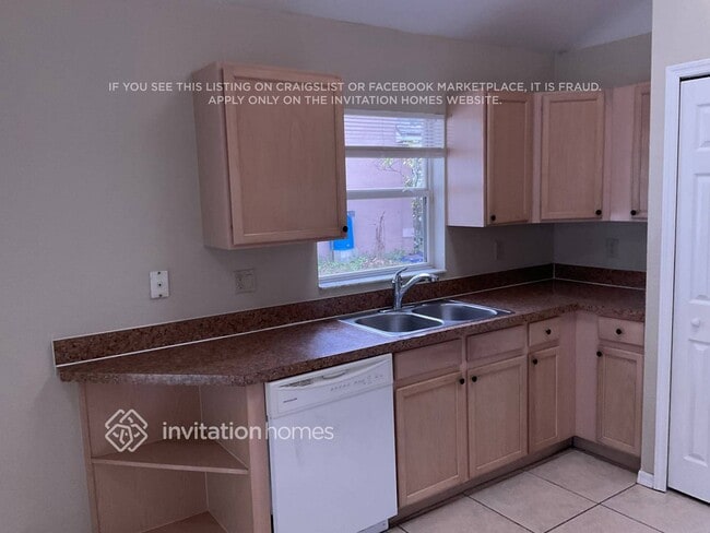 Foto del edificio - 113 Pinewood Ct