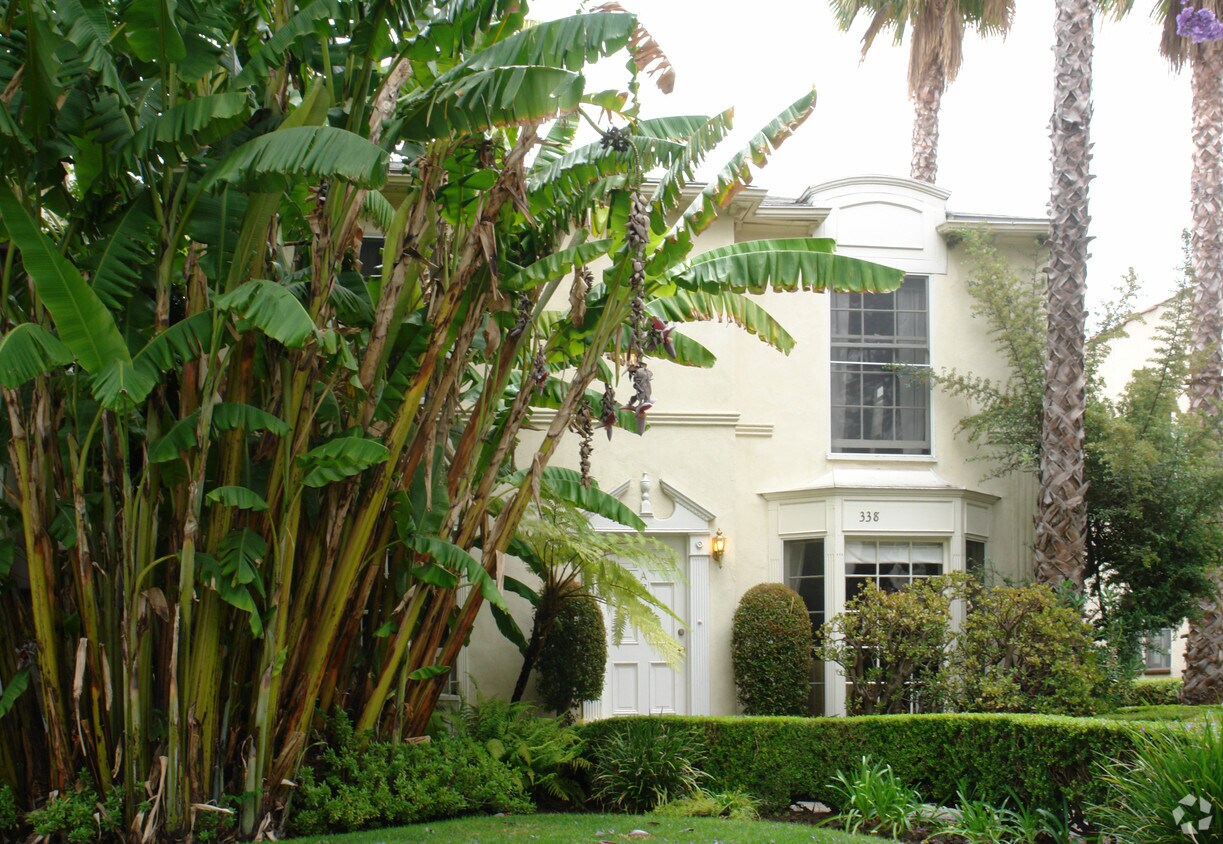 Foto del edificio - 338 N Oakhurst Dr