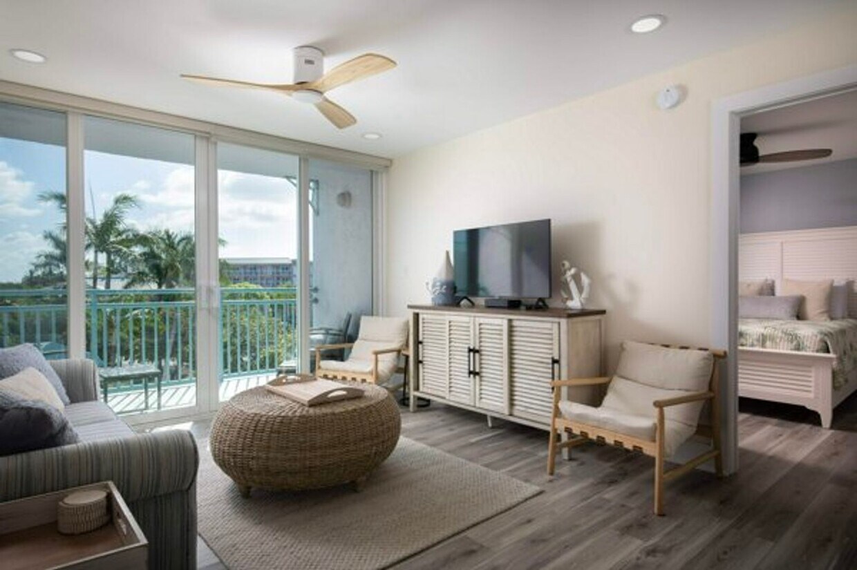 Foto principal - 3635 Seaside Dr
