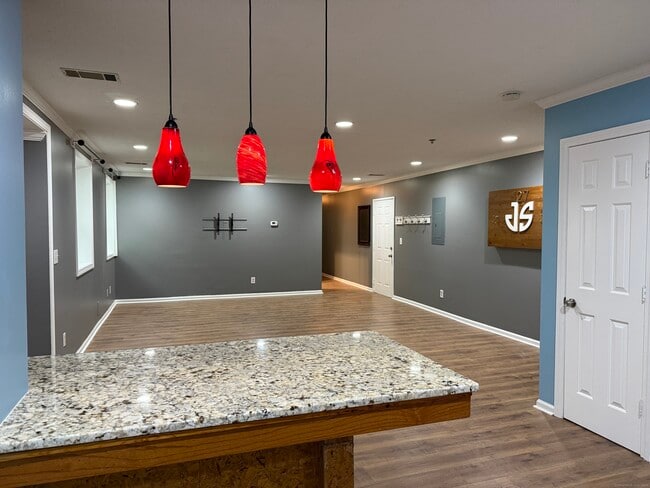 Building Photo - 127 Judd Square