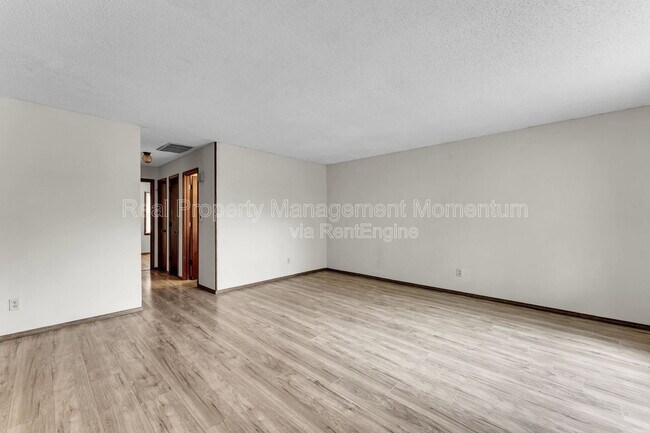 Foto del edificio - 716 E Locust St