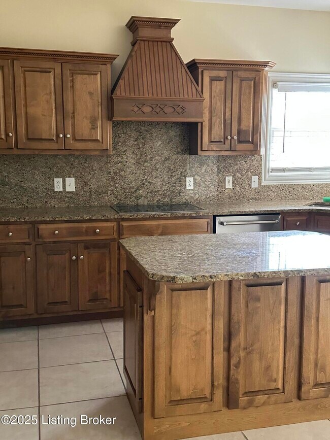 Building Photo - 17014 Ashburton Dr