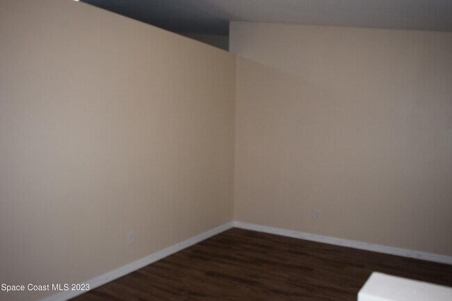 Foto del edificio - 3096 Telesca Rd SE