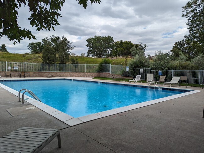 Foto del edificio - 9464 W Hinsdale Pl