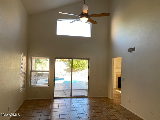 Building Photo - 4718 E Angela Dr