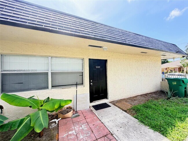 Foto del edificio - 5307 NW 23rd St