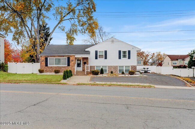 Foto del edificio - 144 Lower Main St