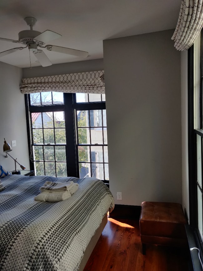 Building Photo - 3 BD DOWNTOWN Single Family House