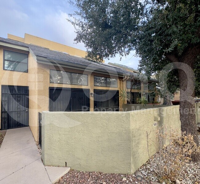Building Photo - 3882 Paseo de Las Canchas
