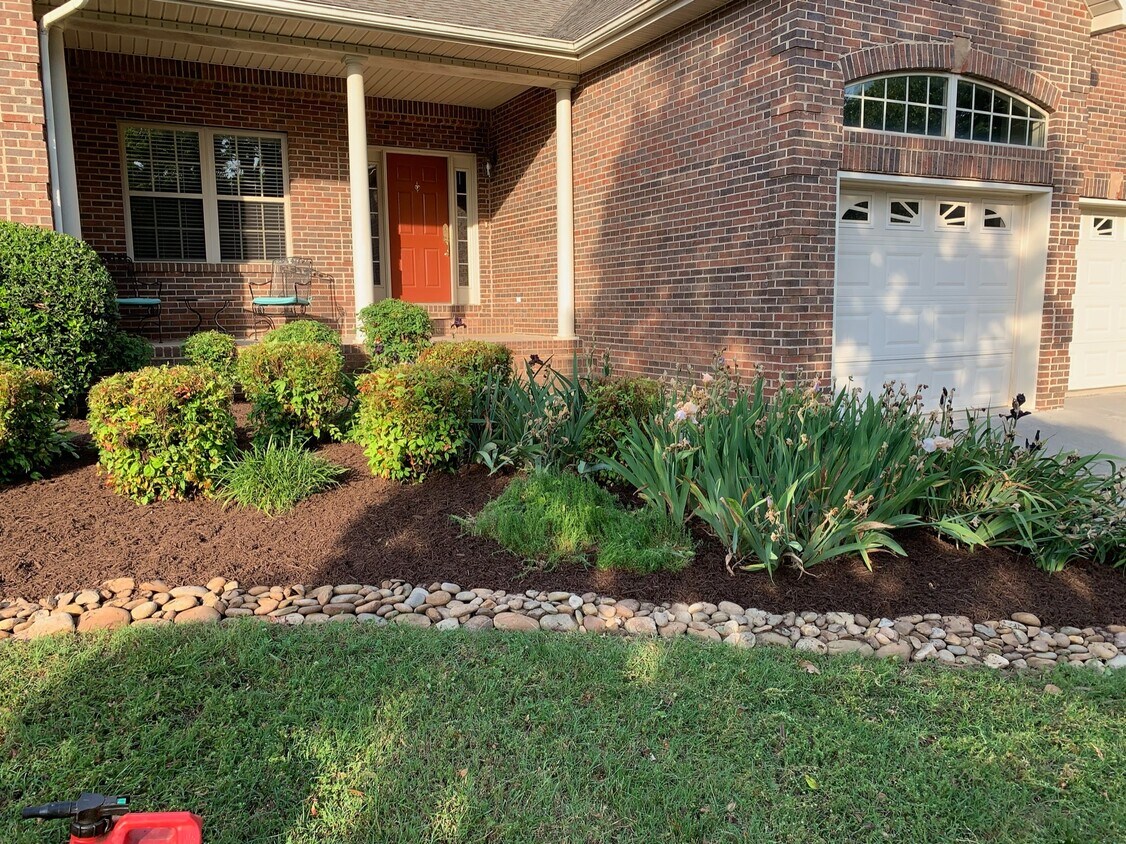 Primary Photo - 319 Okema Way