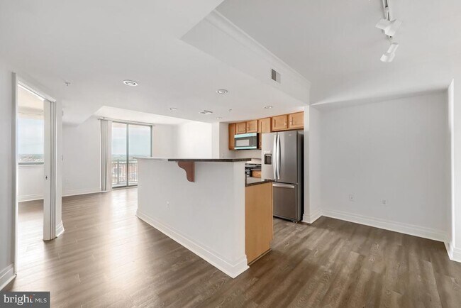 Building Photo - 414 Water St