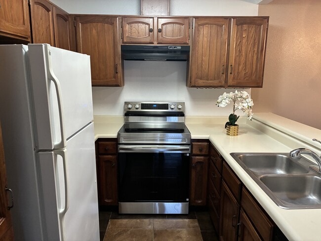 Building Photo - 3400 Sullivan Ct