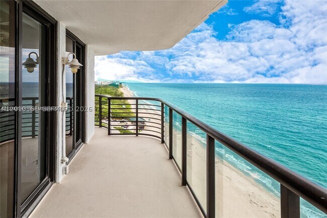 Building Photo - 250 S Ocean Dr