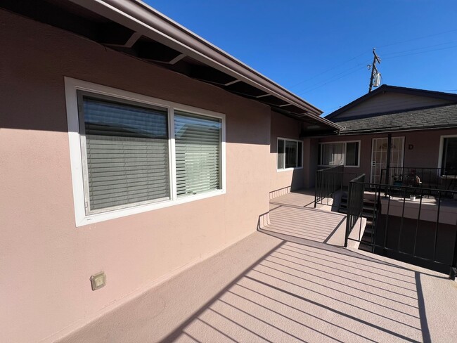 Building Photo - 414 21st St