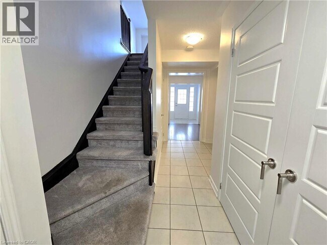 Photo du bâtiment - 518 Buckeye Ct