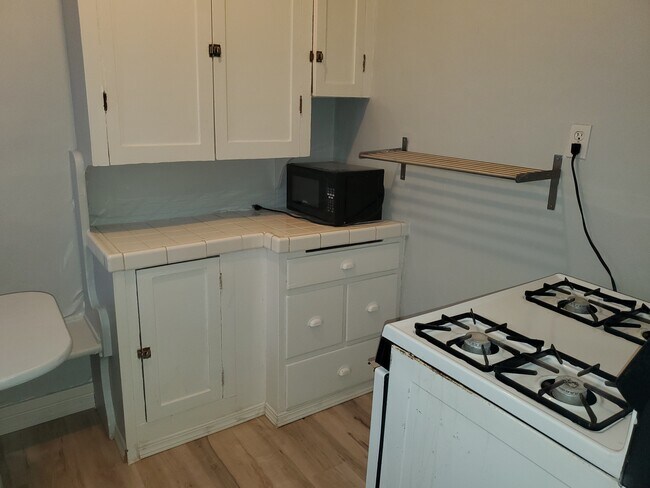 Foto del edificio - 1432 N Formosa Ave