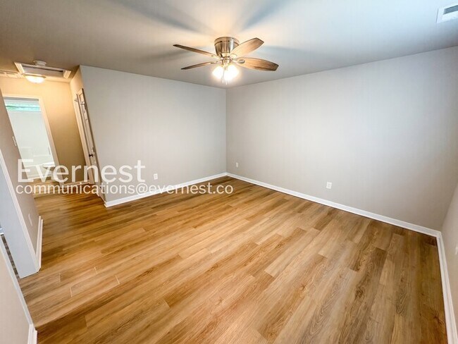 Foto del edificio - 15801 Meridian Ave