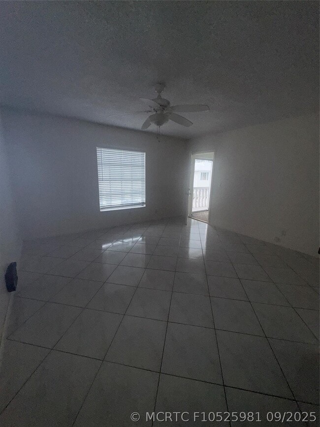 Building Photo - 2220 NE 68th St