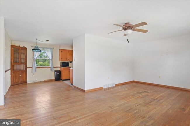 Building Photo - 5608 Devon Dr