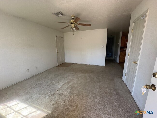 Building Photo - 2807 Alma Dr