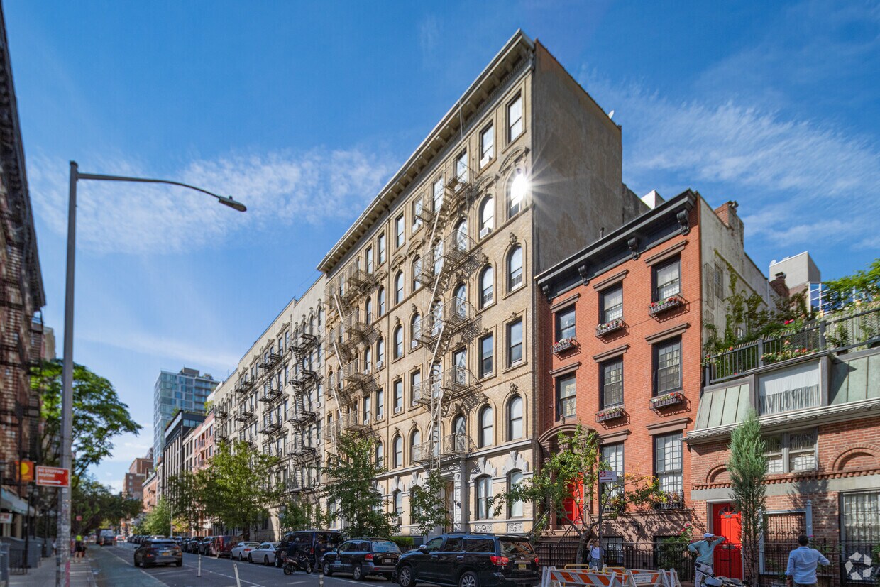 245 E 13th St New York, NY 10003-5641 - 245 E 13th St