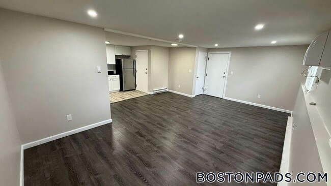 Building Photo - 310 Thompson Rd