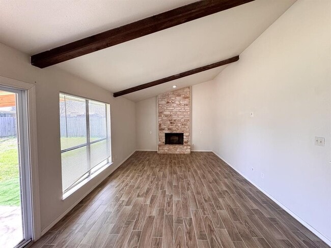 Building Photo - 505 Cambridge Dr