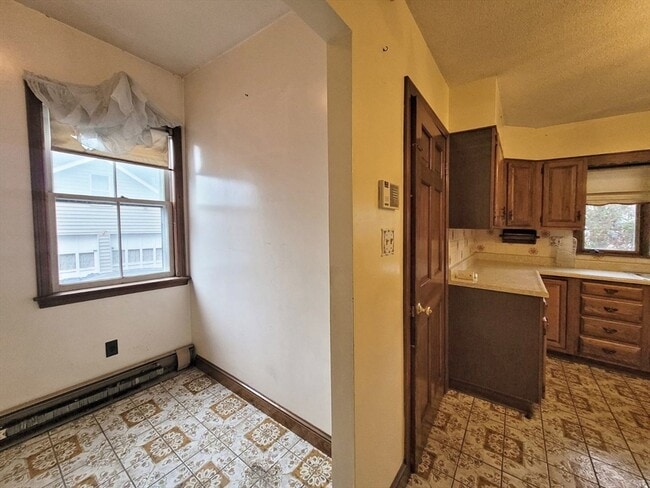 Building Photo - 168 Elm St