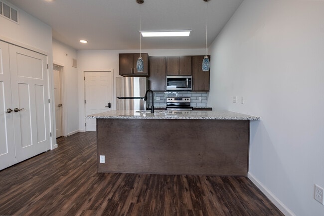 Building Photo - The Pearl Apartments
