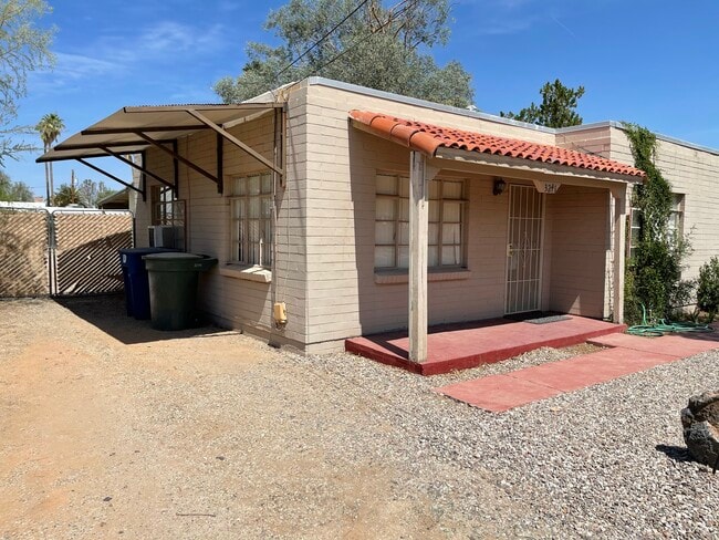 Building Photo - 3241 N Anderson Dr